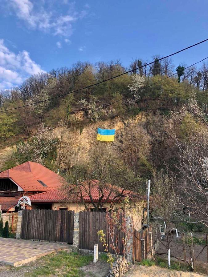 з 2 спальними кімнатами