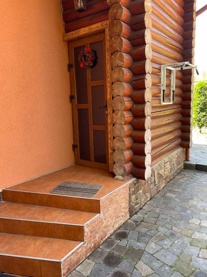 з 2 спальними кімнатами * Mukacheve